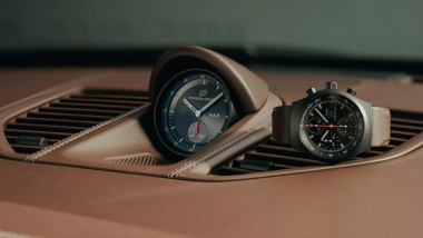 Porsche 911 GT3 90 FA: il tachimetro Sport Chrono e l'orologio Chronograph 1 in omaggio