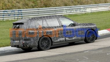 Nuova BMW X7 2028, vetri più grandi potrebbero indicare dimensioni aumentate