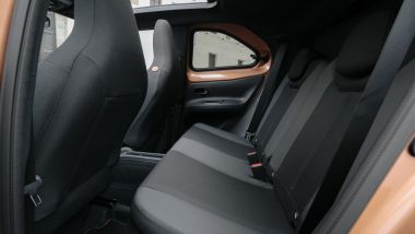 Toyota Aygo X Hybrid, i sedili posteriori