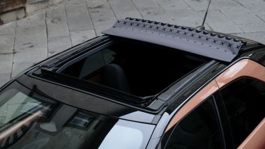 Toyota Aygo X Hybrid, il tetto apribile in tela opzionale