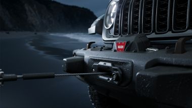 Gladiator Shadow Ops con verricello di serie montato in fabbrica