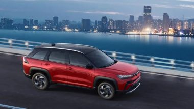 Suzuki Across 2026, 3/4 anteriore dall'alto