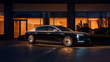 Maextro S800 &egrave; una limousine da quasi 5,5 m di lunghezza