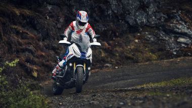 Honda X-ADV Special Edition 2026 in azione in fuoristrada