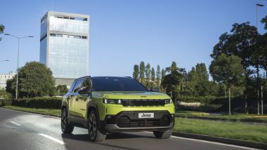 Jeep Compass 2026: la e-Hybrid plug-in con potenza complessiva da 225 CV
