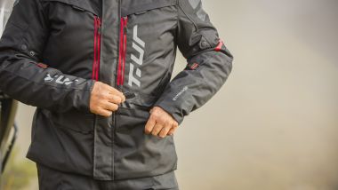 T.Ur Canyon Hydroscud, ha tre tasche esterne e tre interne