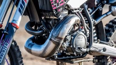 Megalodon 700 2T, lo scarico realizzato ad hoc