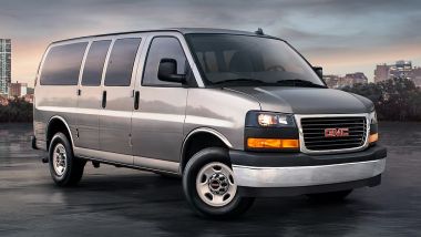 GMC Savana 2026: i display stanno a zero