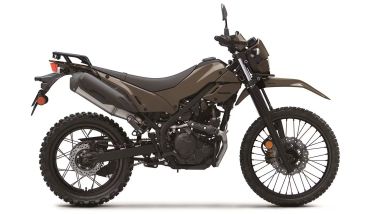 Kawasaki KLX230 Sherpa S e KLX230 DF 2026: in foto, la DF, che ha sospensioni con escursione maggiore