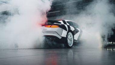 Travis Pastrana brucia le gomme della ''sua'' Bentley Supersports