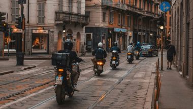 Il blocco voluto da Sala colpirebbe oltre 90.000 veicoli tra moto e scooter - Foto di Mikita Yo su Unsplash