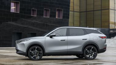 Omoda 7 SHS-P plug-in hybrid, vista laterale