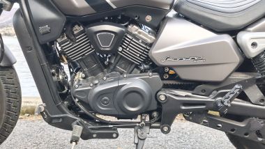 Benelli Leoncino Bobber 400, il motore a V ha angolo di 60&deg; tra i cilindri, come le cruiser americane d'eccellenza