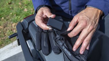 Tucano Urbano aiuta a combattere il freddo: nella linea di capi tecnici riscaldati ci sono i guanti Superwarm