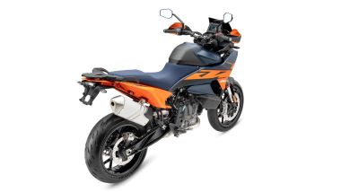 KTM presenta la 890 SMT 2026, invariata la tecnica