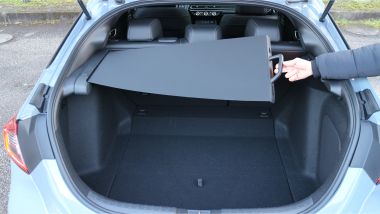 Honda Civic 2026 e:HEV, il bagagliaio da 404 litri