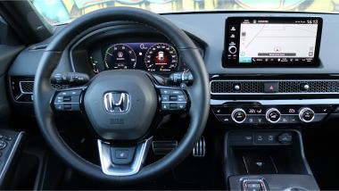 Honda Civic 2026 e:HEV, strumentazione e infotainment