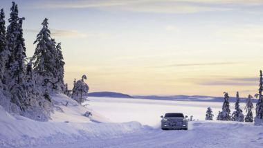 Nuova Jaguar elettrica: durante i collaudi in Svezia