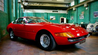 Ferrari Daytona: quando le Rosse in gamma si contavano sulle dita di una mano - Foto di James Orr su Unsplash