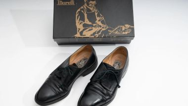 Le scarpe Marelli di Enzo Ferrari (Credits: RM Sotheby's)