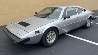 Ferrari Dino 308 GT4 battuta all'asta per 37.000 $ (Foto: Cars&amp;Bids)