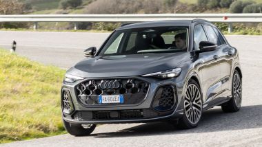 Tra le curve, Q5 e-hybrid dissimula bene il peso maxi