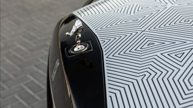 Un cofano da 5 anni di lavorazione