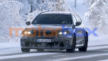 BMW M5 Touring 2027, il frontale