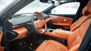 Changan Deepal S05: l'abitacolo con rivestimenti di pregio