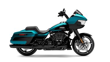 Harley-Davidson Road Glide 2026 con finitura Dark in Teal Thunder/Vivid Black