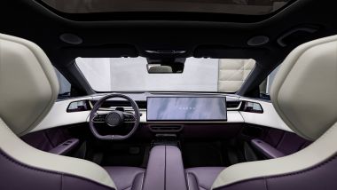 Mazda CX-6e, la plancia