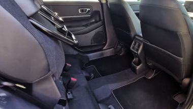 Honda HR-V e:HEV 2025, i magic seats sollevati