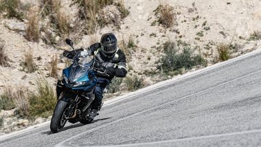Triumph Tiger Sport 660 2026, la discesa in piega &egrave; rapida, ma occhio ad alzare troppo il ritmo
