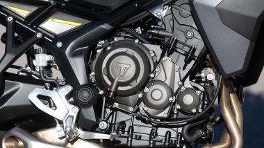 Triumph Tiger Sport 660 2026, la novit&agrave; vera &egrave; il motore da 95 CV