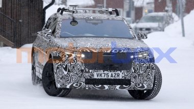 Nuova Range Rover Velar: vista di fronte
