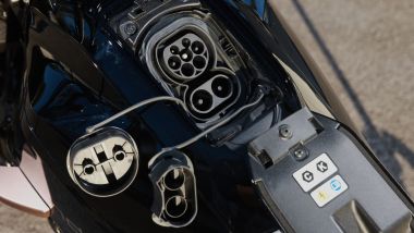 Honda WN7, tante tipologie di ricarica, anche veloce con tecnologia CCS2