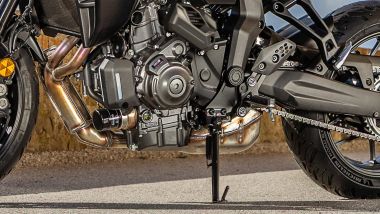 Yamaha Tracer 7 GT Y-AMT, niente leva della frizione e pedale del cambio