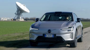 Volvo ES90, non la solita ''berlina''