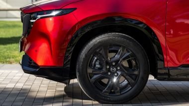 Mazda CX-5 2025, il cerchio da 19'' dell'allestimento Homura