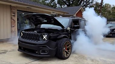 Jeep Renegade V8 Hemi (screenshot: YouTube / Mike Martin)