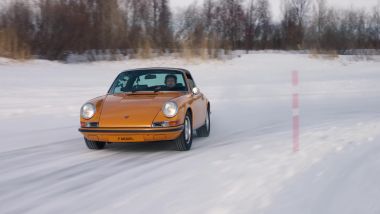Richard Hammond al volante della Porsche 911 S Targa del 1969 - Foto: Drive Tribe