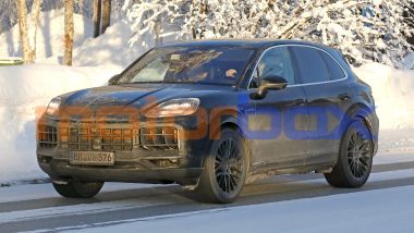 Porsche Cayenne 2026 a benzina, 3/4 anteriore