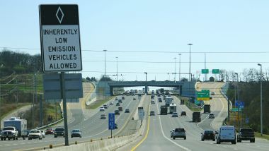 Corsia HOV in Tennessee, USA - CC BY-SA 2.0