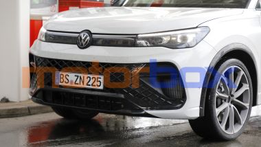 Volkswagen Tiguan R 2027, dettaglio della griglia anteriore
