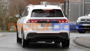 Volkswagen Tiguan R 2027, il posteriore con quattro scarichi