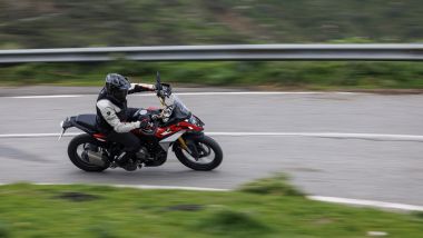 BMW F 450 GS, tra le curve &egrave; svelta e precisa