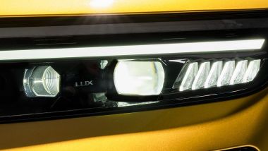 Opel Astra 2026, le nuove luci Intellilight HD