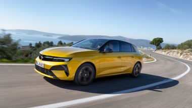 Prova della Opel Astra 5 porte 2026 plug-in hybrid