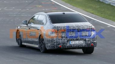 Nuova BMW Serie 7 2026, aggiornamenti green ai motori