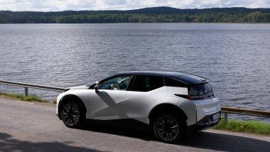 Al volante della Zeekr X